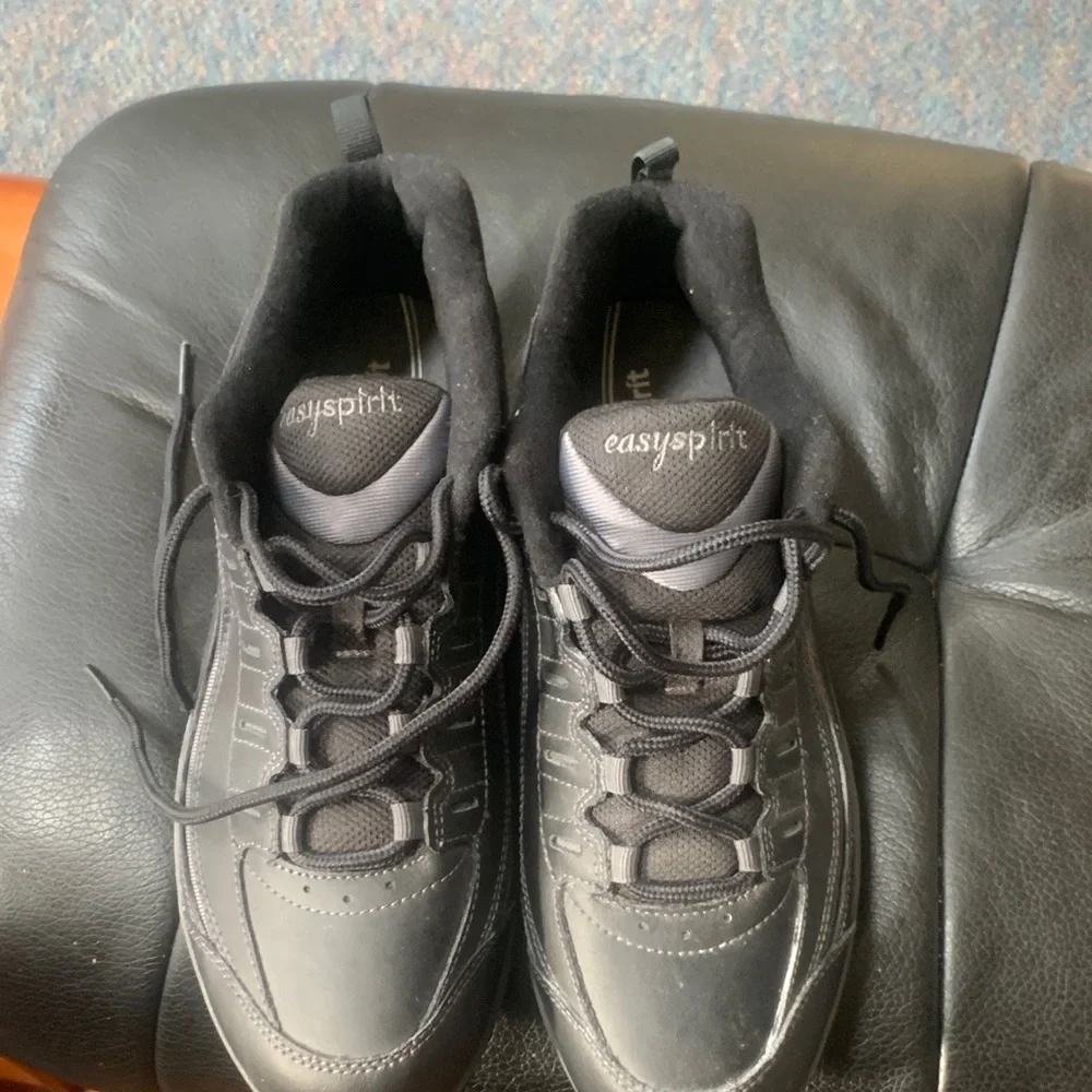 Easy Spirit Men's Dark Gray Sneakers - Picture 1 of 8